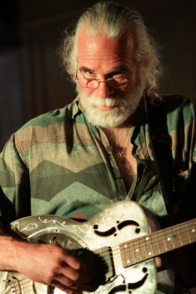 20260417 Tom Shaka Copyright 2014 Andreas Grob Promo-Farbe-13-03-17-klein